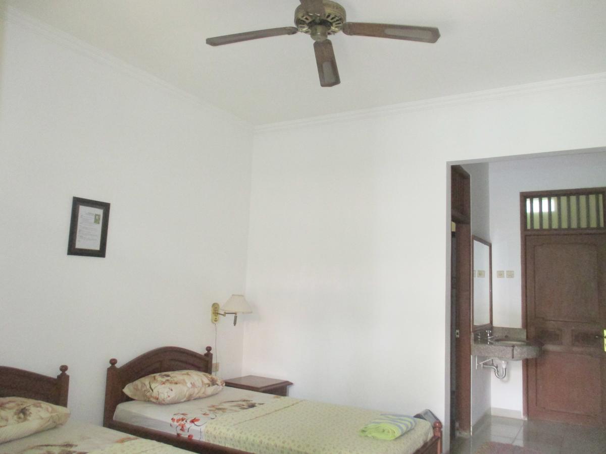 Yulia 1 Bed and Breakfast Sanur Εξωτερικό φωτογραφία